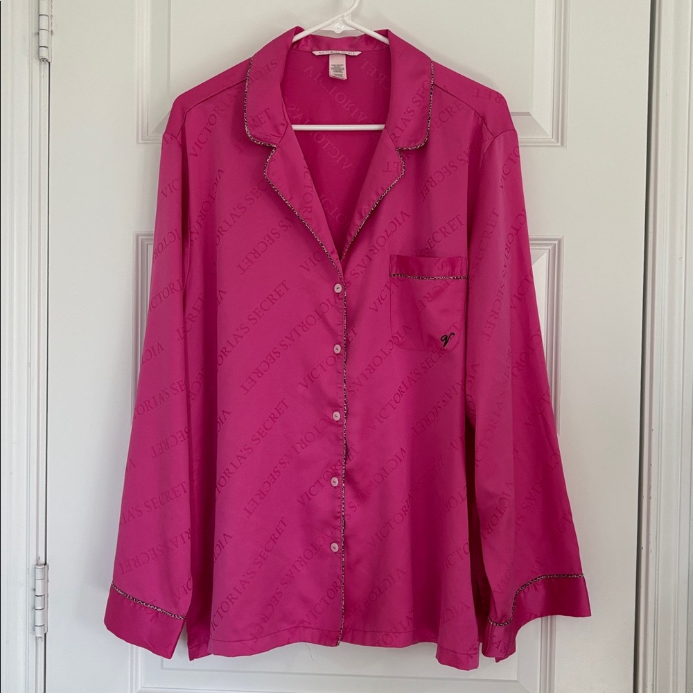 Victoria’s Secret pajama set with leopard detail, size extra large. - Picture 2 of 9
